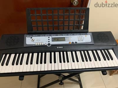 Yamaha PSR-E213 keyboard