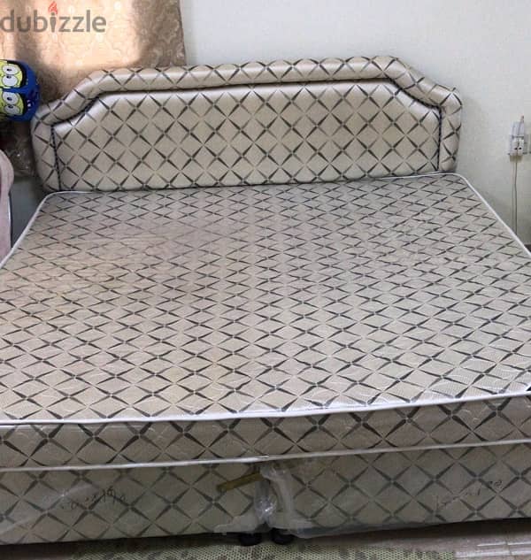 double King size bed 0