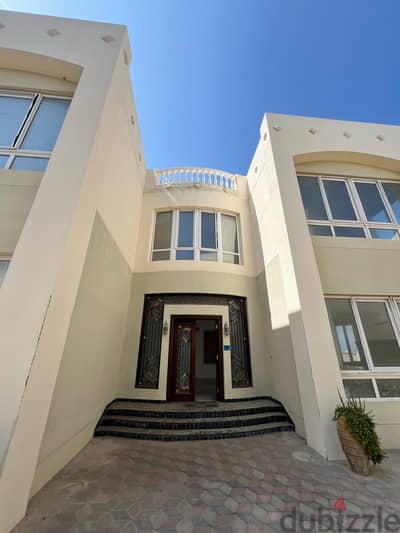 "SR-AV-342 Spacious Villa for Rent in Al Hail