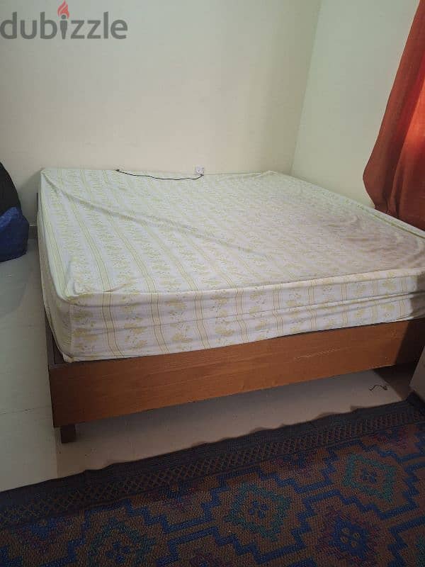 KING SIZE BED WITH METRES 2