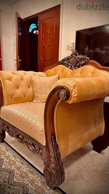 Luxurious Royal Sofa – Elegant & Timeless Design 2