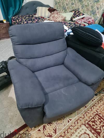 recliner very goode and clean