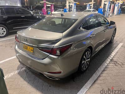 Lexus ES-Series 2021