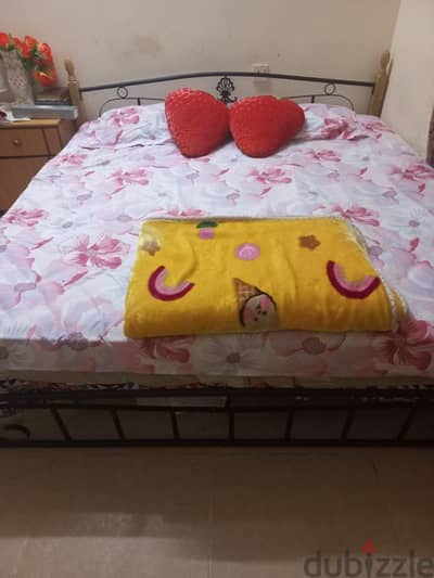 King size bed for sale