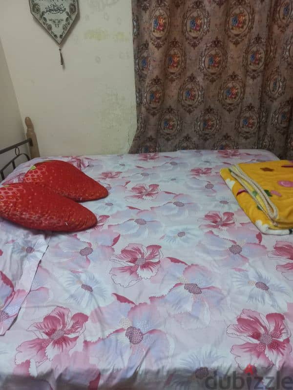 King size bed for sale 1