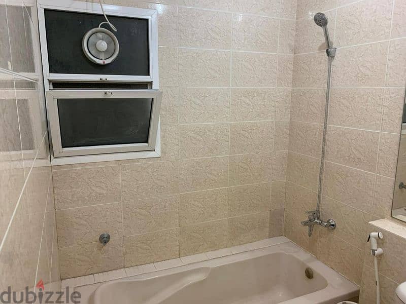 2 bedrooms flat at alkhwier opposite alsafer hotel lwith wifi free 2