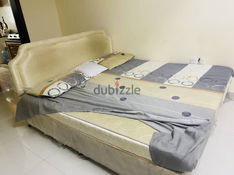 Good condition mattress and bed cot 0