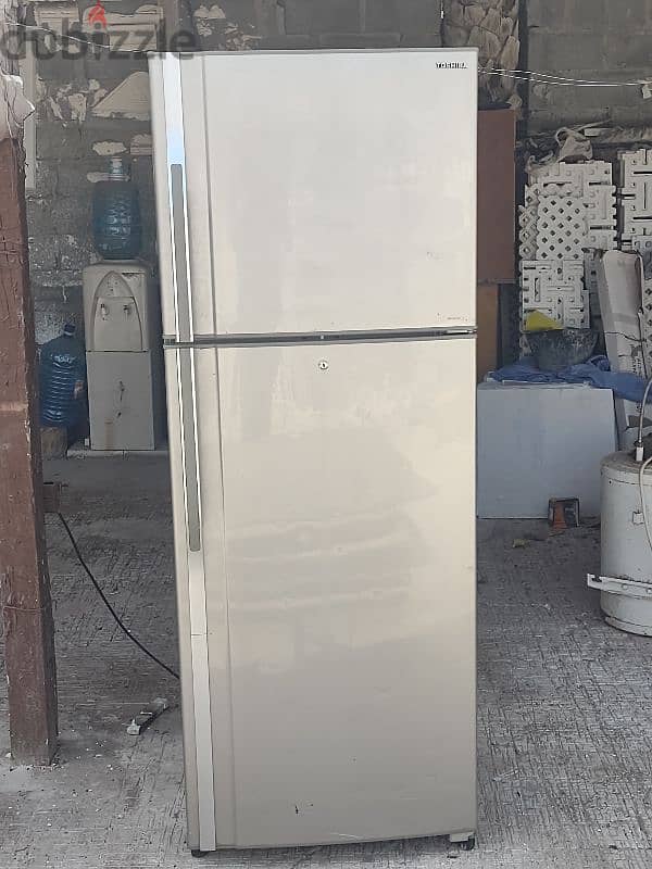 toshiba  double door fridge 0