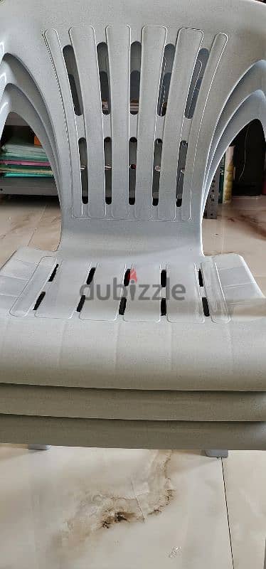 KING-SIZE BED COT/ SINGLE BED COT/ WHITE WOODEN TABLE/  PLASTIC TABLE 8