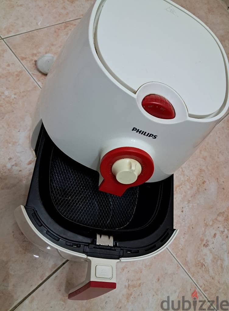 Rush Sale Philips Air Frier 15 OMR Only 3