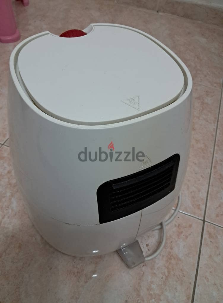 Rush Sale Philips Air Frier 15 OMR Only 6