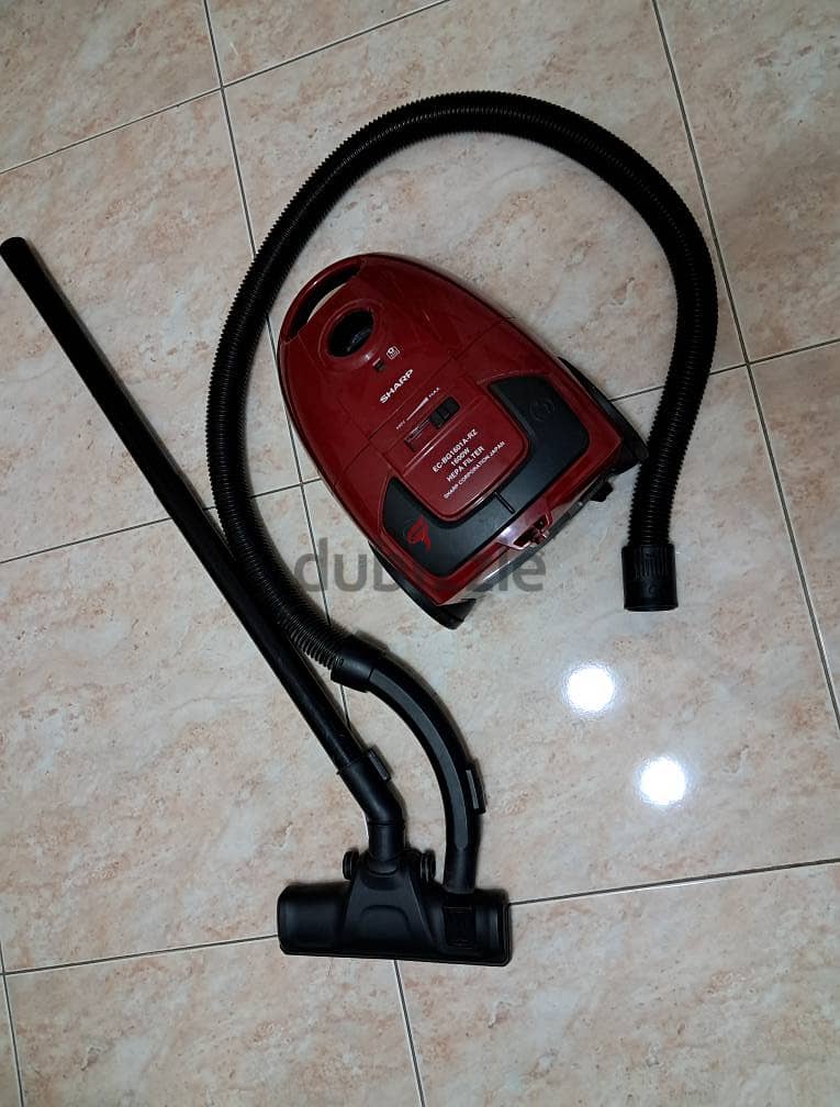 Rush Sale Sharp Vacuum. 10 OMR fixed 1