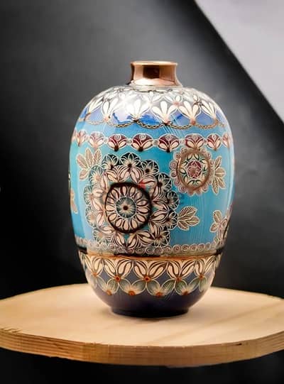 Exquisite handmade ceramic vase with Islamic motifs and excellent glaz