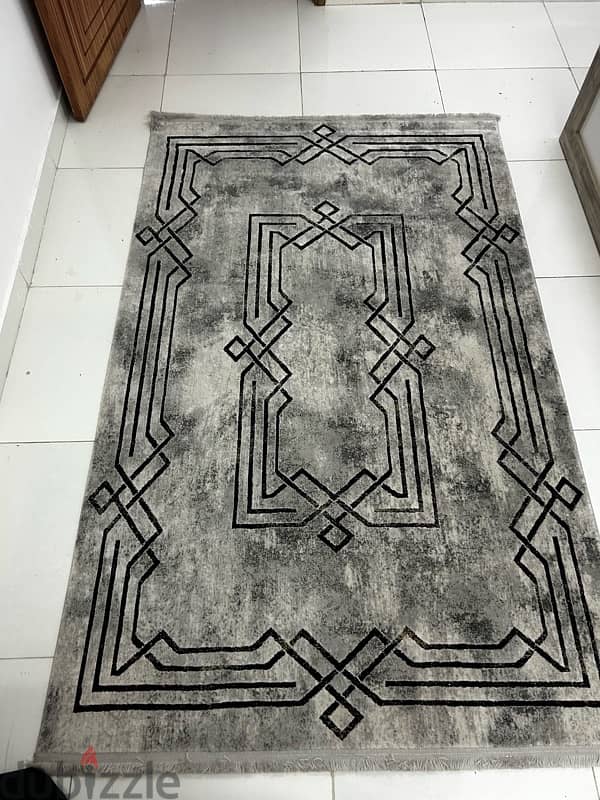 good condition rug 0