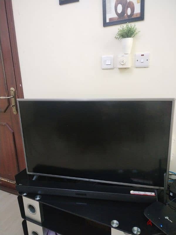 LG smart TV 43 inches with box 0