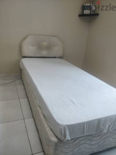 Single Bed (200  cm x 90 cm) with Matress