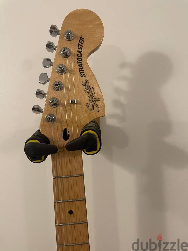 Electric Guitar - Fender Squier Stratocaster 2