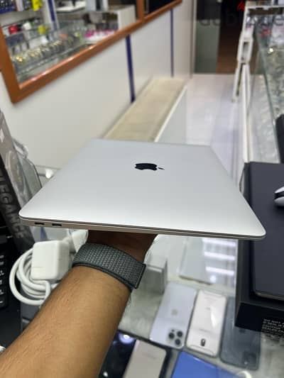 Apple MacBook Air 2020 512GB 16RAM core i5