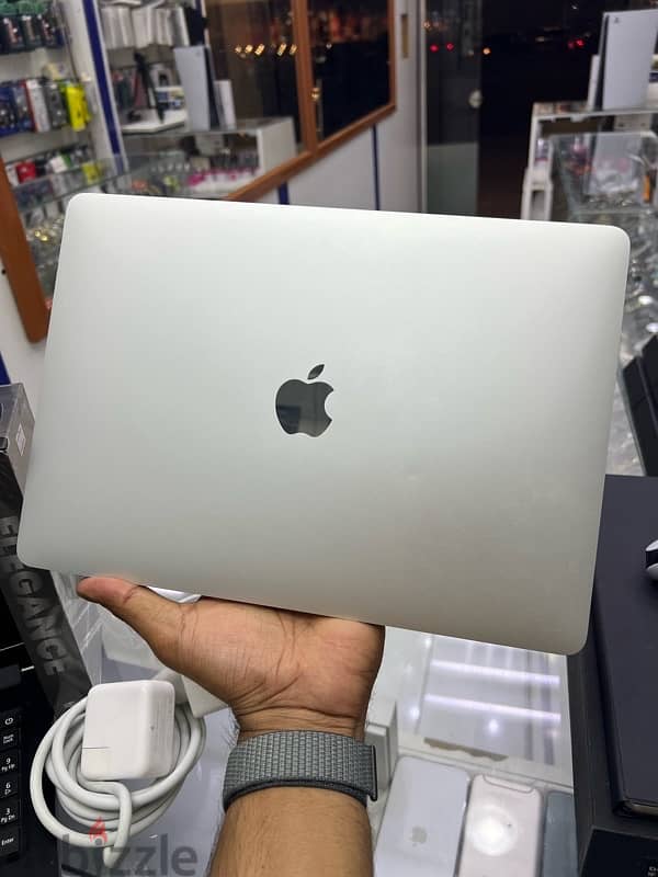 Apple MacBook Air 2020 512GB 16RAM core i5 2