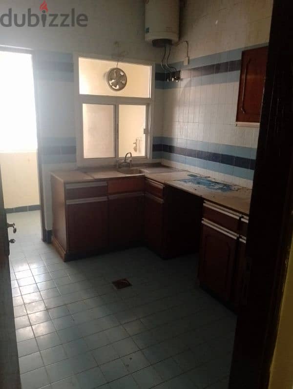 2 Bedroom flat behind K M Trading 9