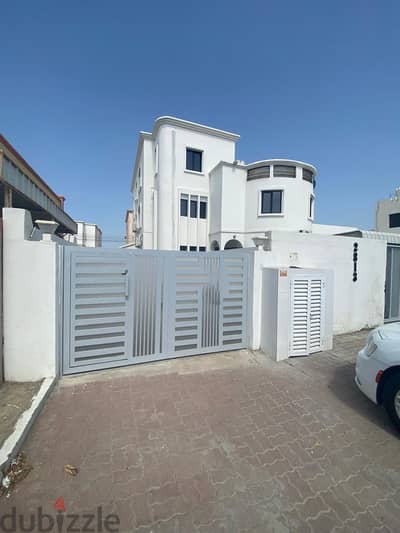 "SR-MO-750 Spacious Flat ground  for Rent to let in mawaleh south