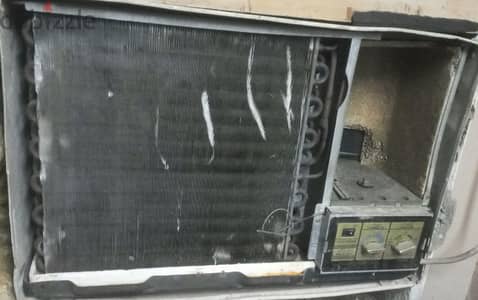 Window AC 1.5 ton for sale in working condition