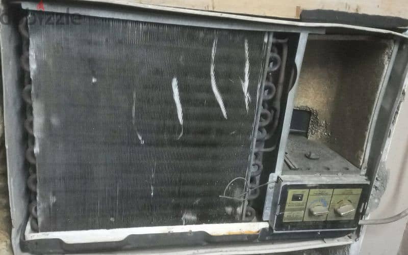 Window AC 1.5 ton for sale in working condition 0