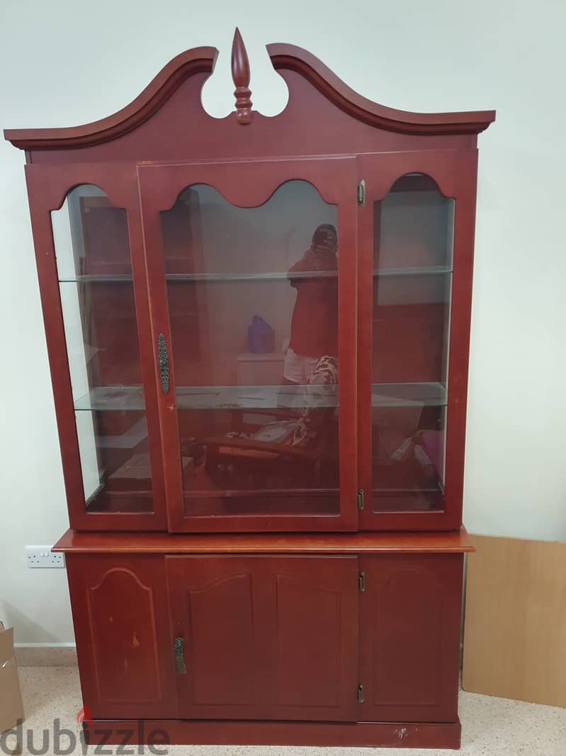 Excellent condition wooden decorative show case 2