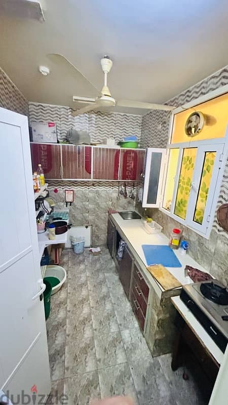 2 bhk - need Bachelor 1