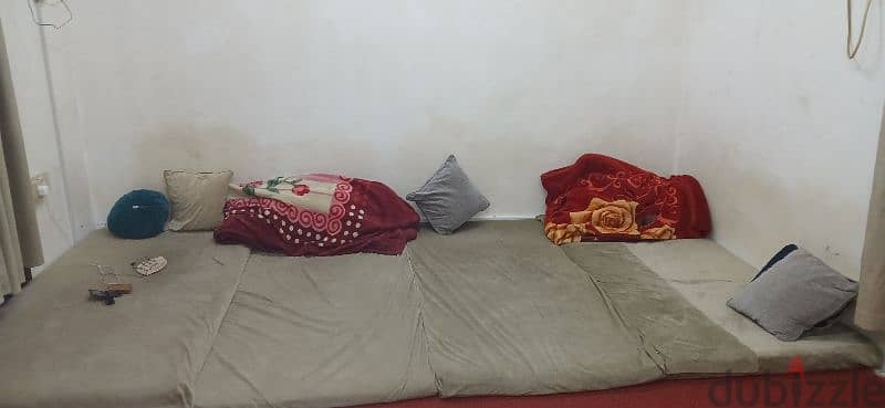 bed space available in seeb souq 0