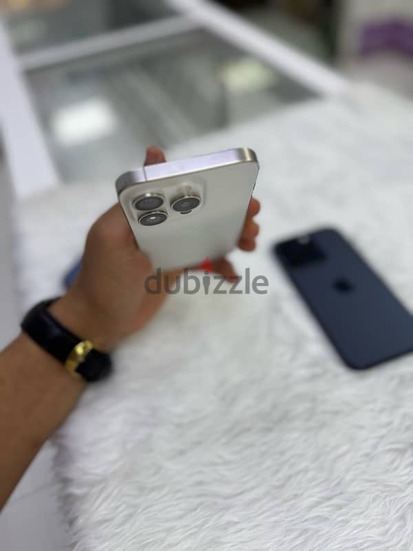 15برو 256GB بحاله الوكاله 17