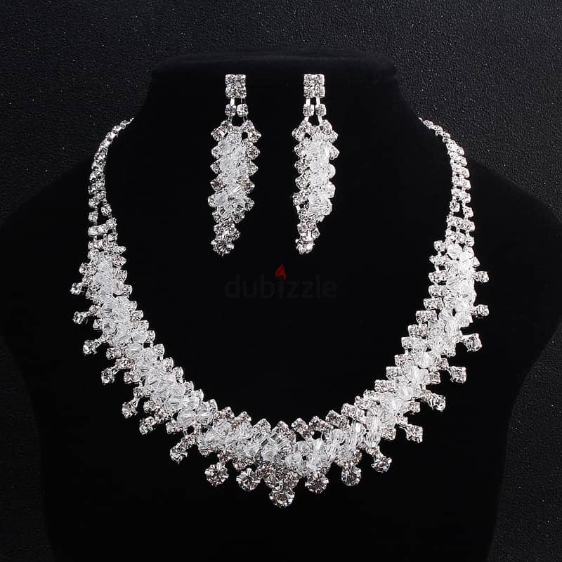 Exaggerated Crystal Light Luxury Necklace Earrings Set. 3