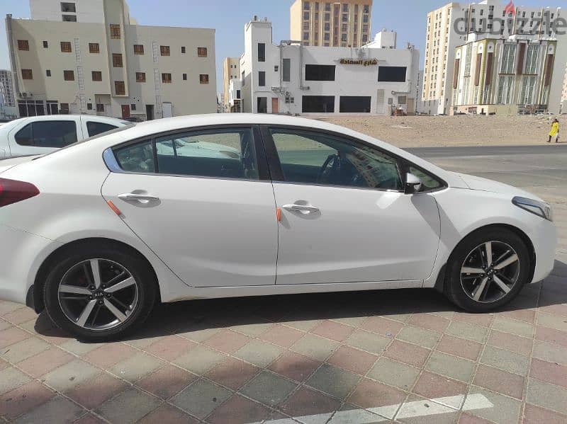 Kia for rent monthly - 7 OMR 3