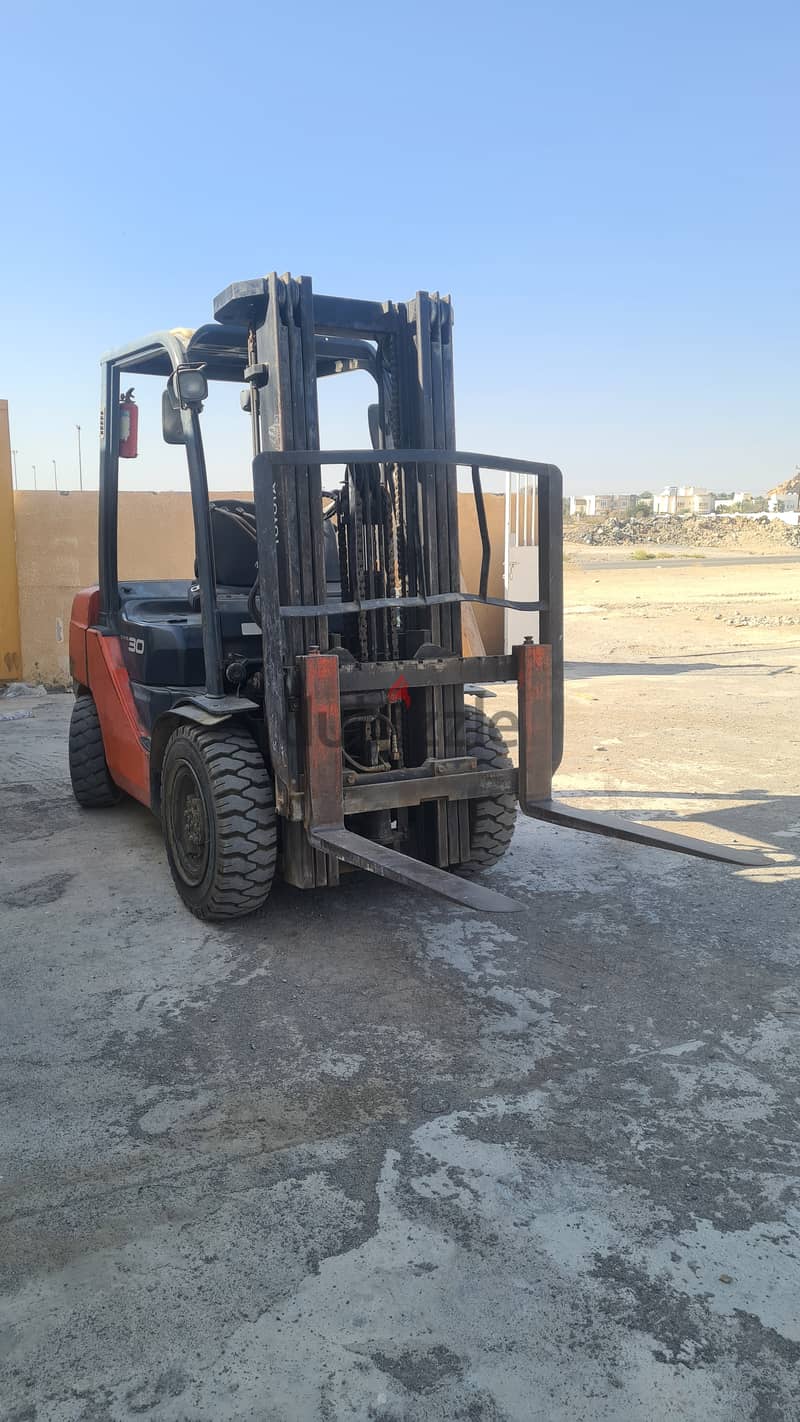 للبيع فوركلفت for sale forklift 4