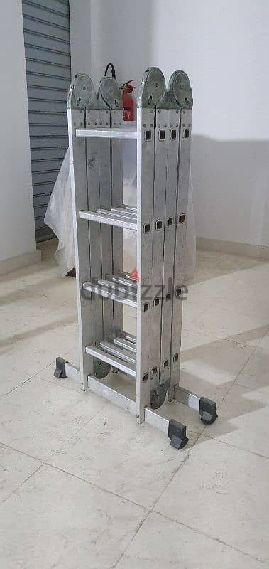 Aluminium folding ladder 4meter.