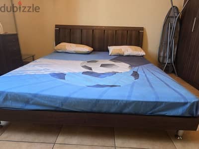 Queen size bed