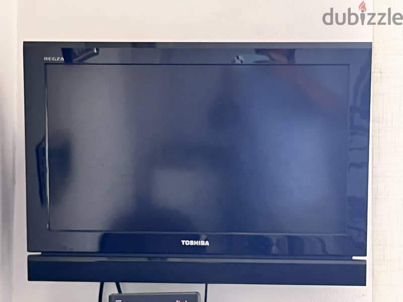 URGENT SALE! TOSHIBA LCD 24 INCH TV FOR SALE 1