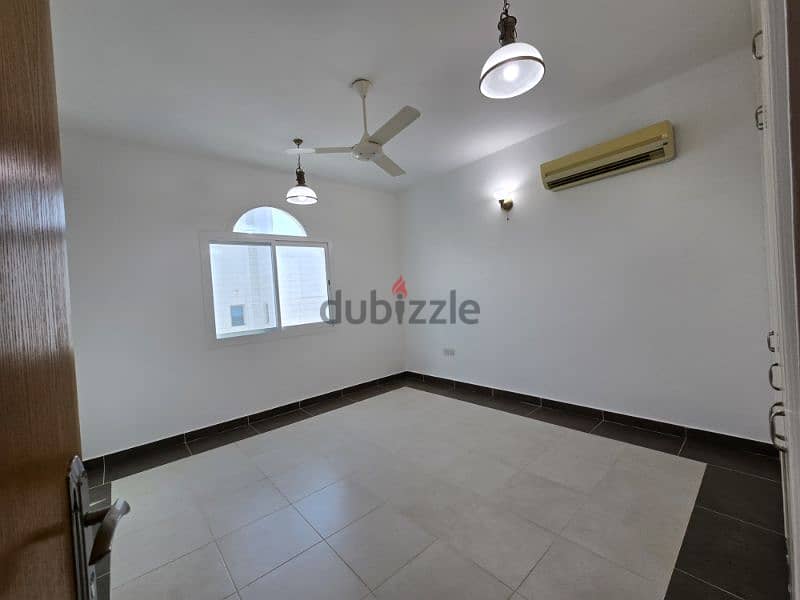 5 + 1 bhk At Azaibah 15