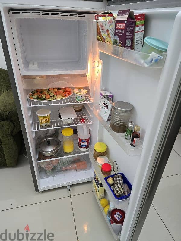 Refrigerator To sell 1