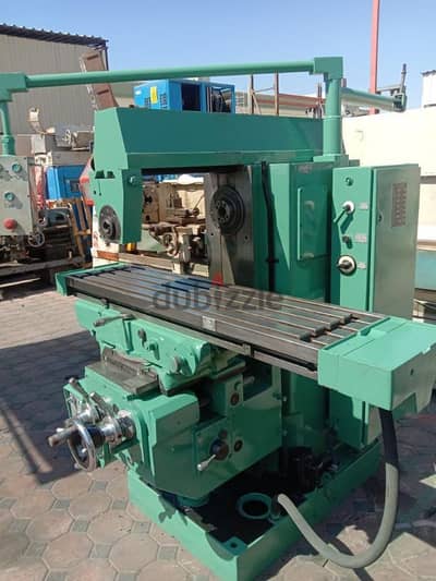 universal milling machine