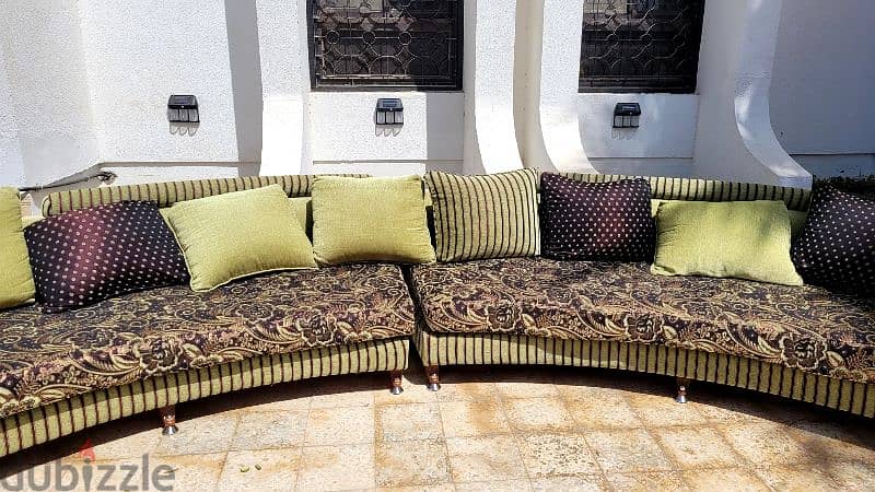 Sofa Set For Sale/ طقم كنب نصف دائري للبيع 2