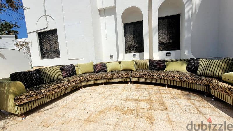 Sofa Set For Sale/ طقم كنب نصف دائري للبيع 7