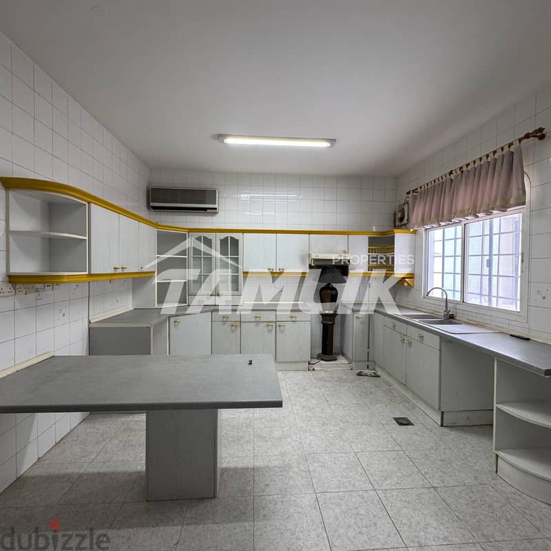 Commercial villa for Rent in Al Khuwair | REF 887TB 3