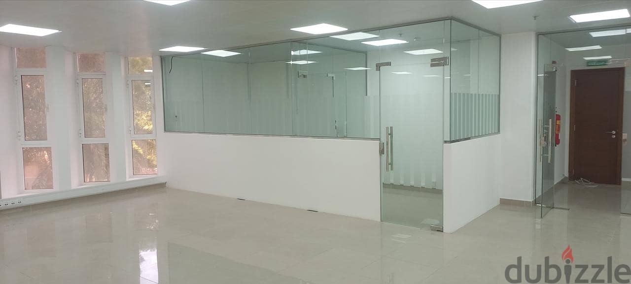 6Me1 Fabulous offices for rent in Qurum near Grand Hayat 2