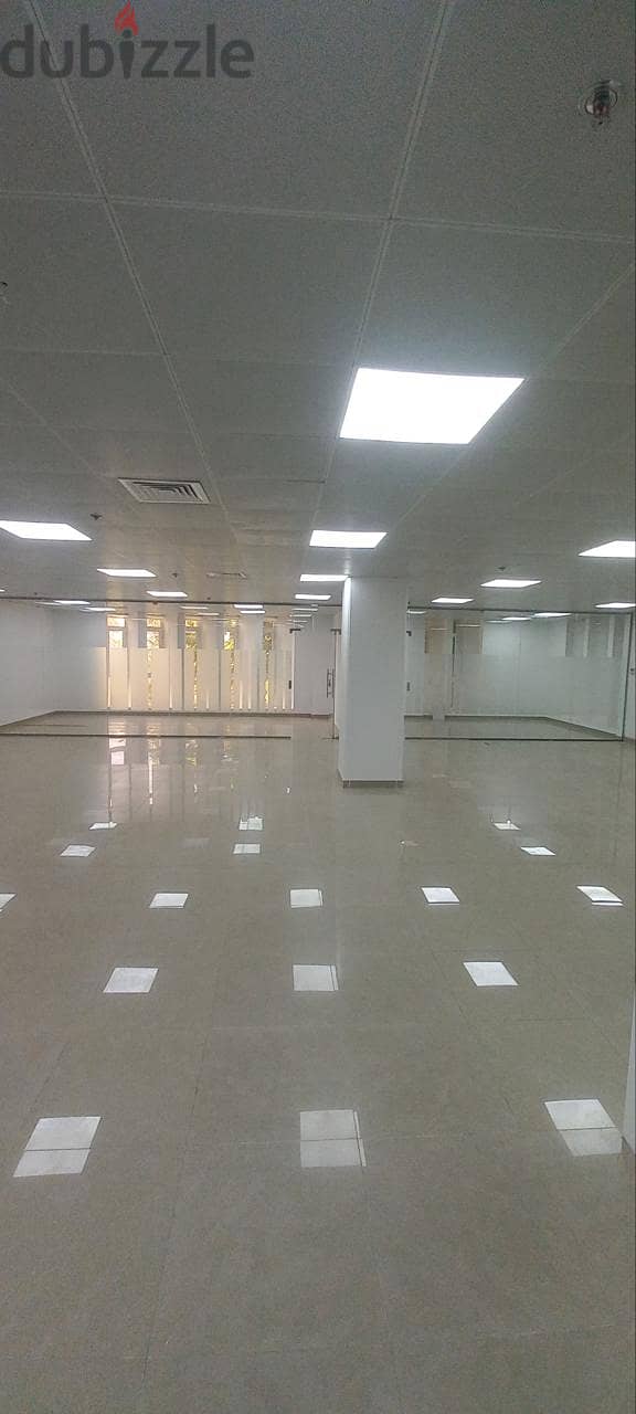 6Me1 Fabulous offices for rent in Qurum near Grand Hayat 6