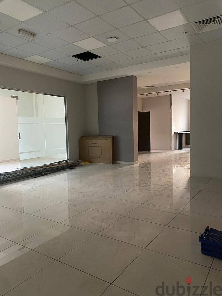 3Me10 Open space offices, perfect location in MQ 7