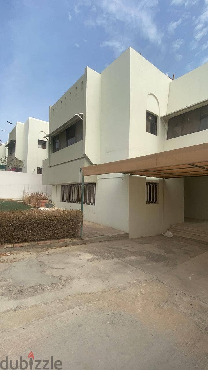 3Me30 Fabulous 3+1BHK villa for rent in MQ near British School 16