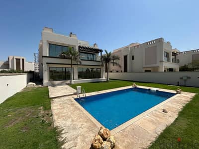 Luxury Five-Bedroom Villa in Muscat Hills with Private Pool