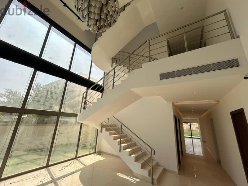 Luxury Five-Bedroom Villa in Muscat Hills with Private Pool 5