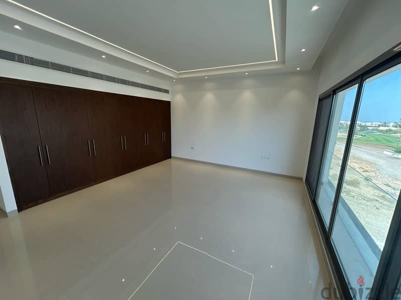 Luxury Five-Bedroom Villa in Muscat Hills with Private Pool 6